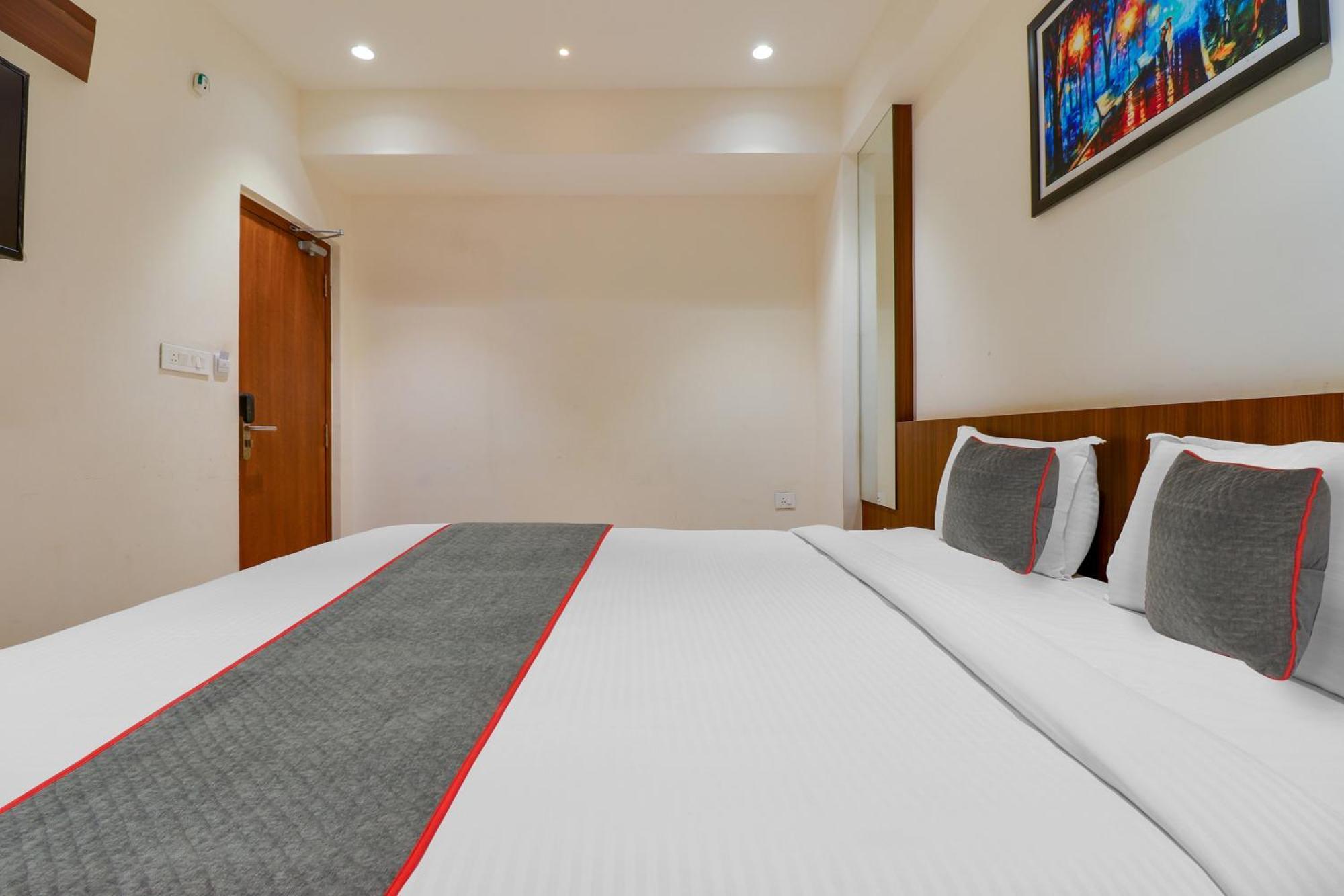 Super Townhouse Rcc Lamps Hotel Visakhapatnam Exterior photo