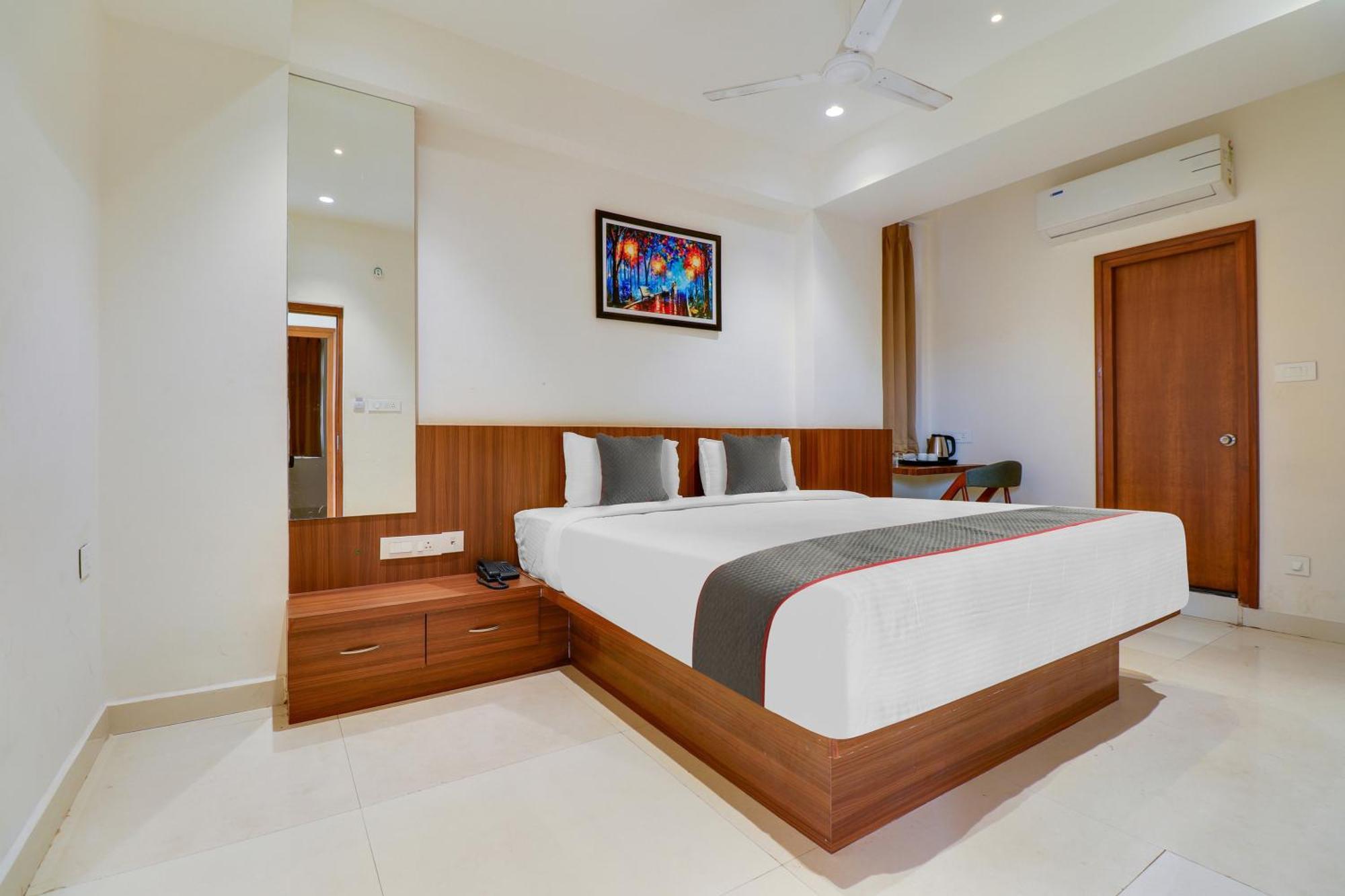 Super Townhouse Rcc Lamps Hotel Visakhapatnam Exterior photo