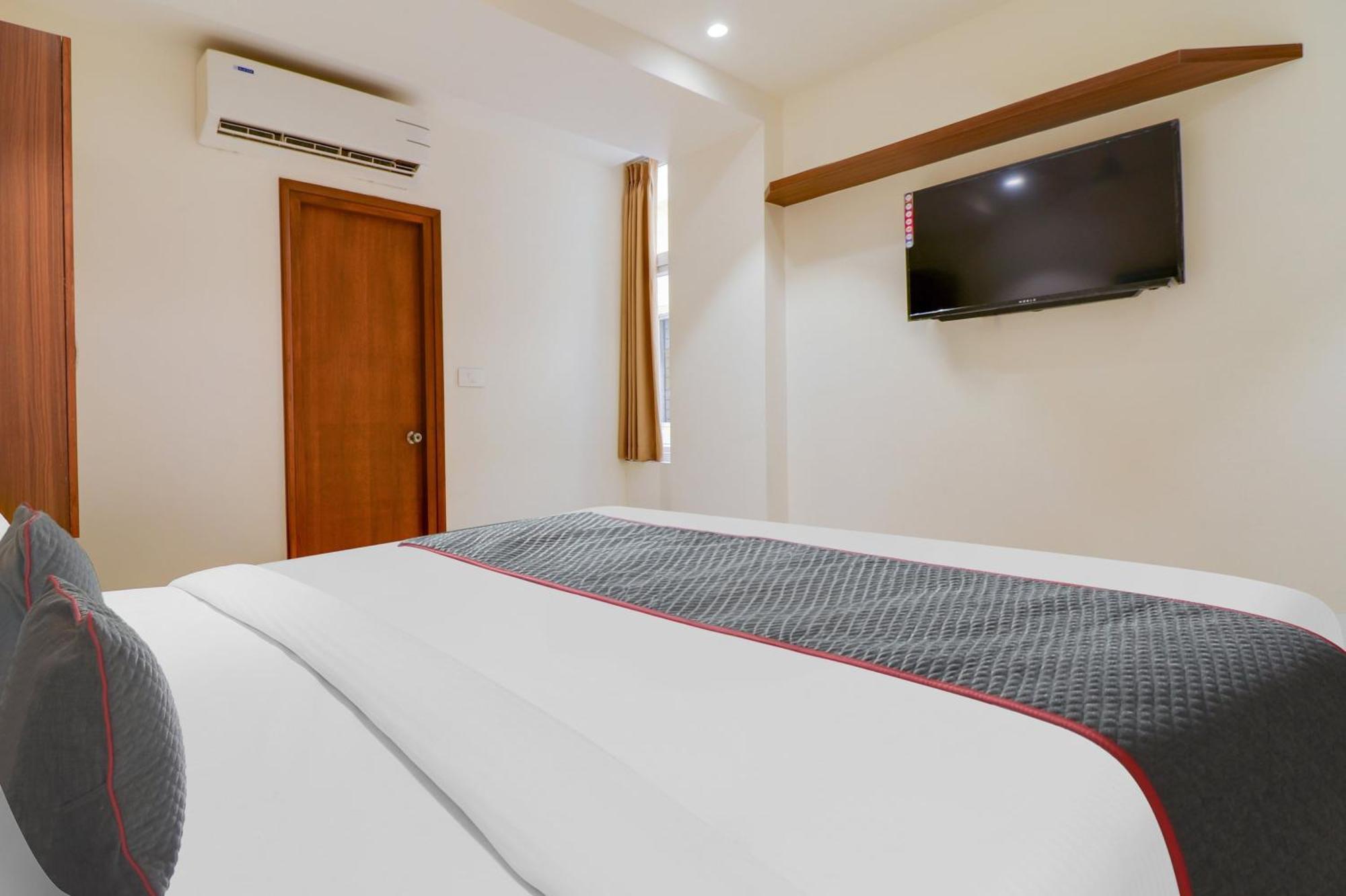 Super Townhouse Rcc Lamps Hotel Visakhapatnam Exterior photo