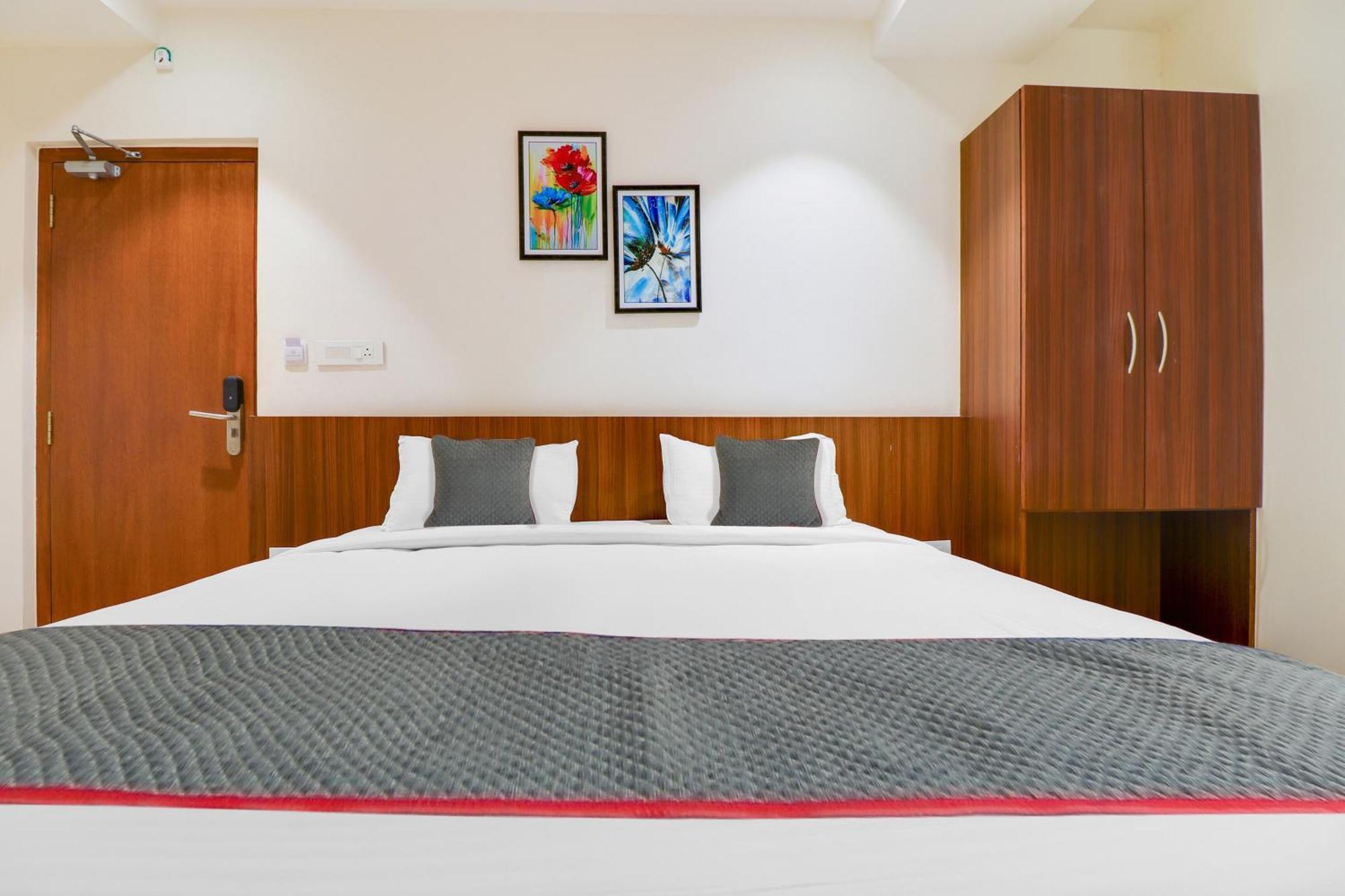 Super Townhouse Rcc Lamps Hotel Visakhapatnam Exterior photo
