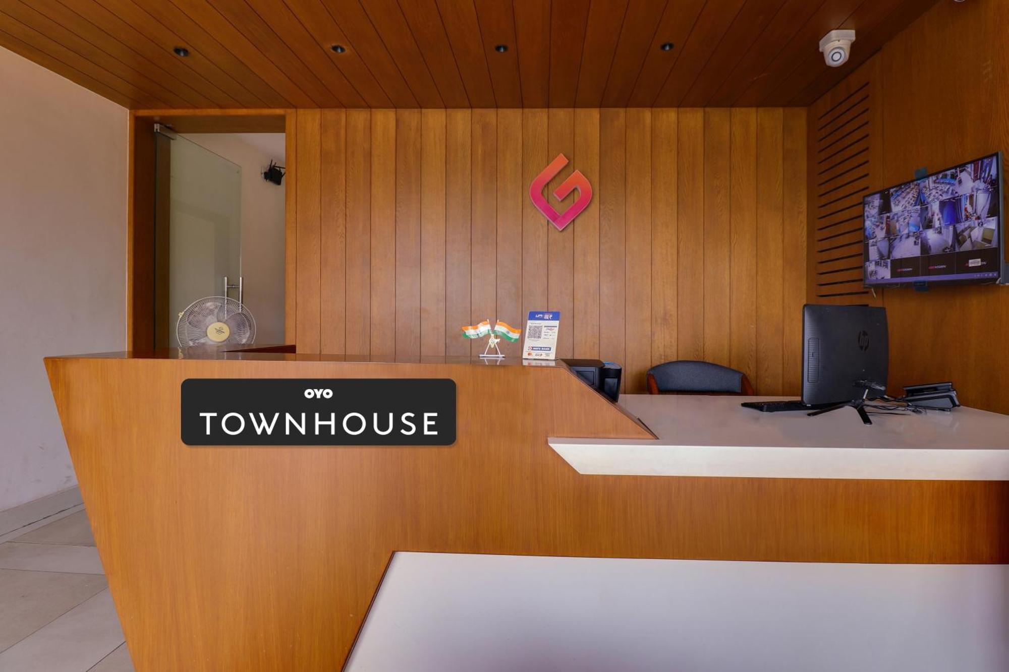 Super Townhouse Rcc Lamps Hotel Visakhapatnam Exterior photo