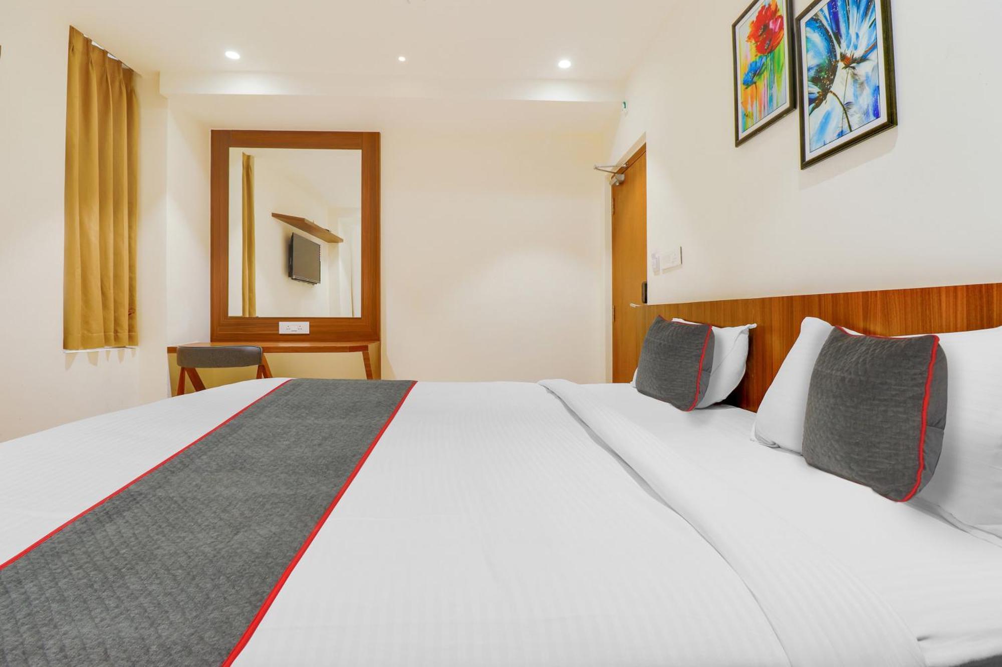 Super Townhouse Rcc Lamps Hotel Visakhapatnam Exterior photo