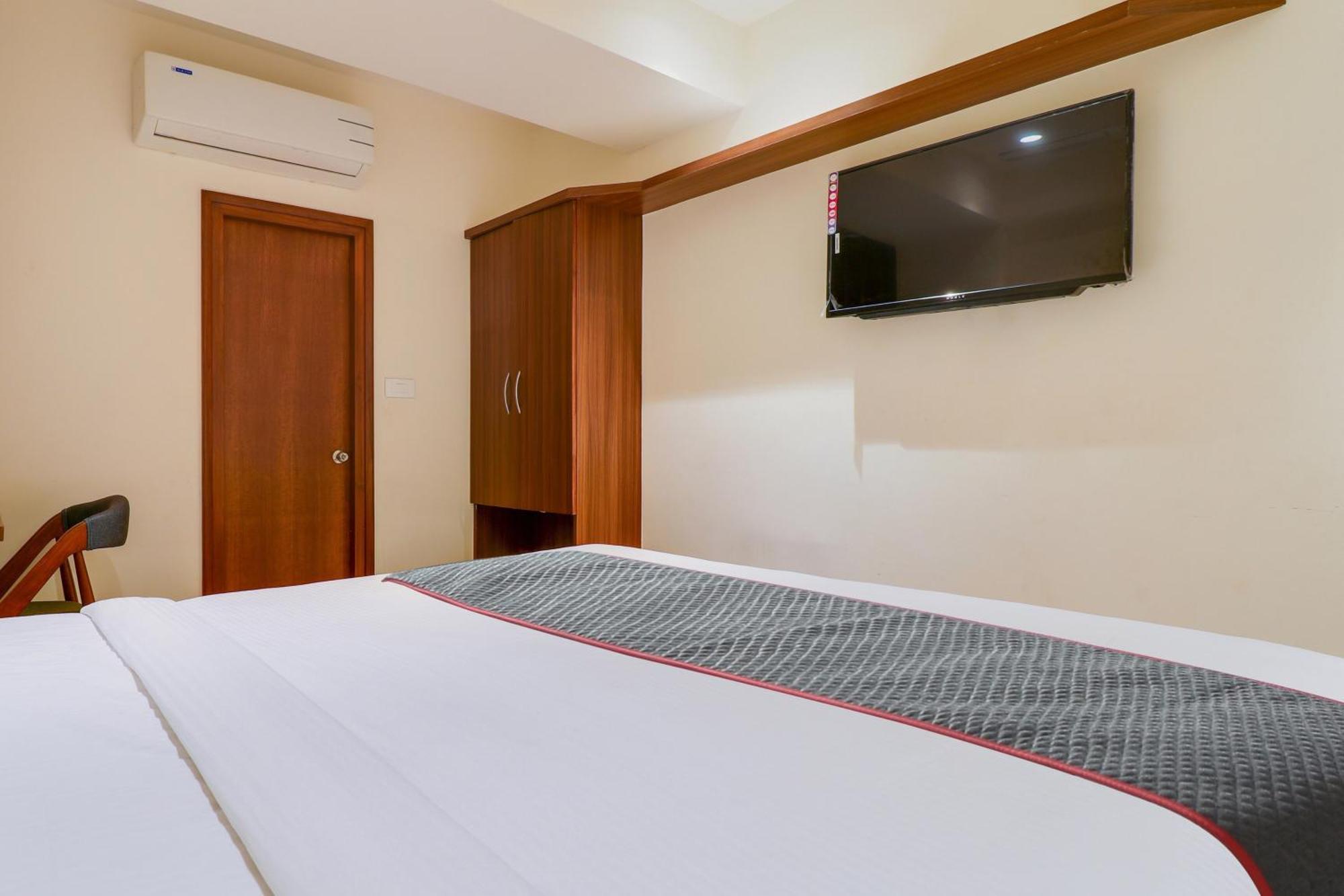 Super Townhouse Rcc Lamps Hotel Visakhapatnam Exterior photo